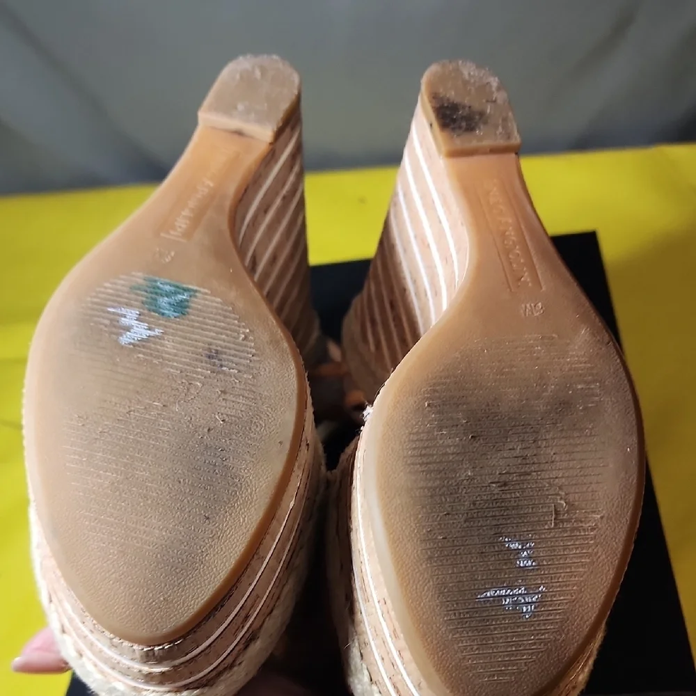 Enzo Angiolini Tan Wedge Sandals